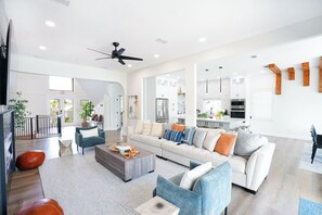 Smart-TV, Kamin, Tischfußball