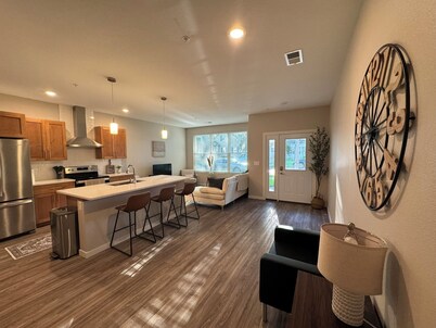 Unwind in Style at Fargo's Hidden Gem! #102