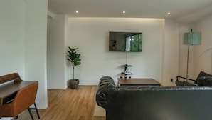 Deluxe Apartment, City View | Living area | Flat-screen TV, Netflix, streaming services - Cómodo departamento 2B (Mexico City)