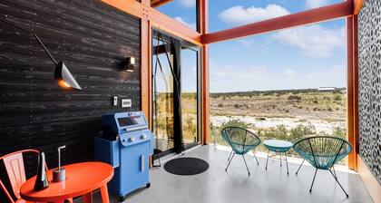 Pedernales River Guesthouses - BLUE