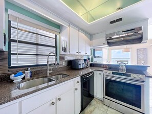 Private kitchen - Gulfside Cottage w/ Swim Spa on Beach (Treasure Island)