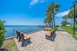Terrace/patio - Charming 2-bedroom/2.5 bath home, steps from ocean in enjoyable Melbourne Beach. (Melbourne Beach)