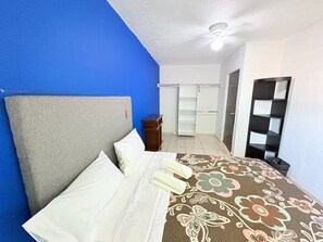 2 bedrooms, iron/ironing board, free WiFi