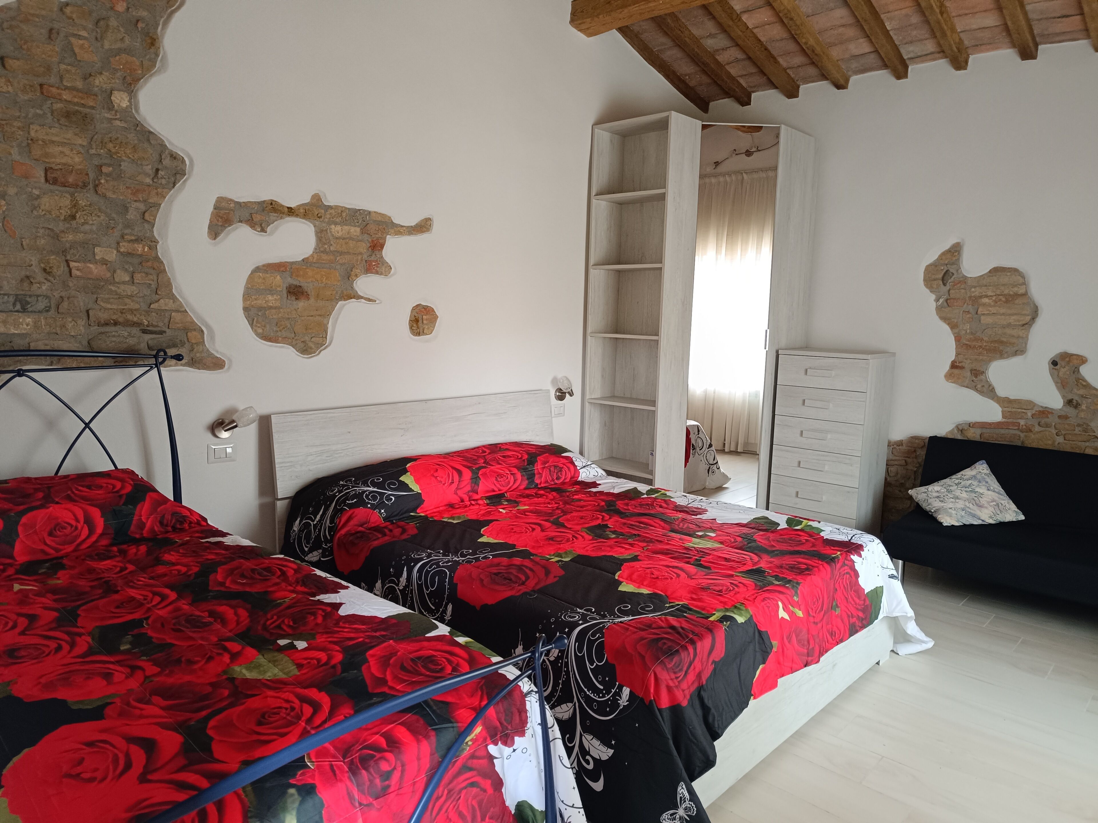 2 dormitoris, escriptori, planxa i posts de planxar i wifi gratuïta 