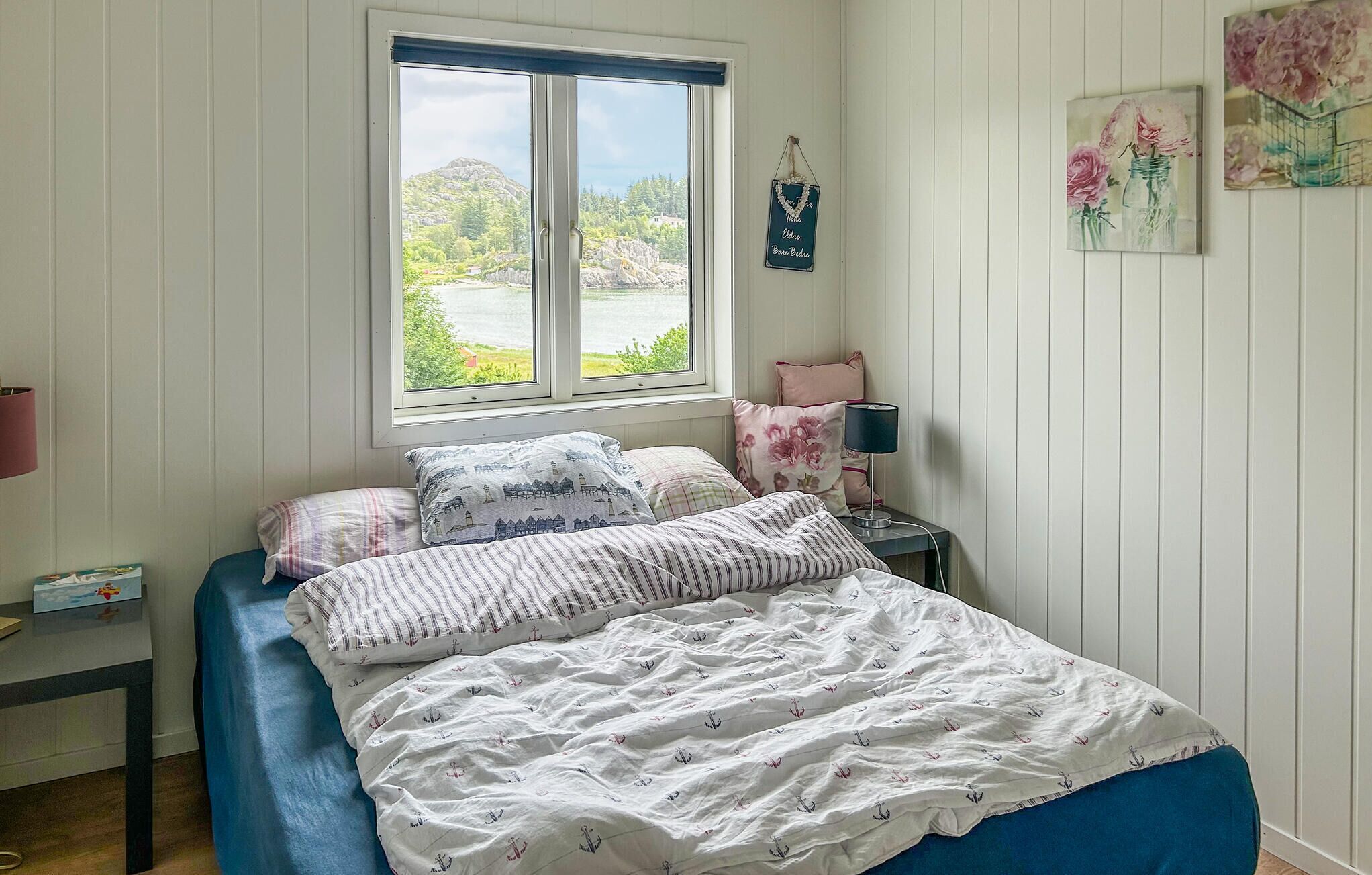 4 bedrooms, travel crib, free WiFi