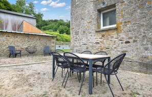 Outdoor dining - 3 bedroom gorgeous home in La Pernelle (La Pernelle)