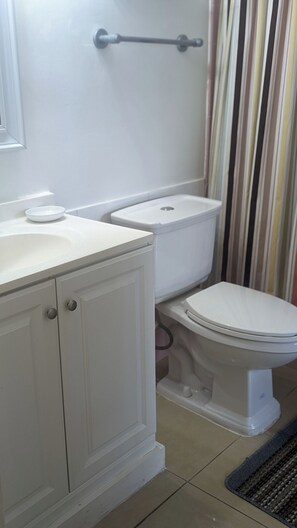 Hårføner, håndklær, såpe og sjampo