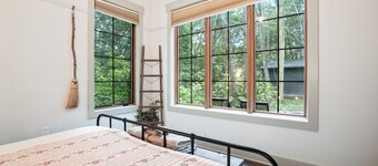 Evermore Cottage | Hocking Hills, Couples Retreat