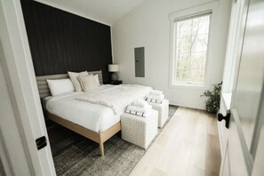 1 bedroom, bed sheets