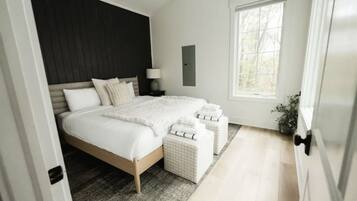 1 bedroom, bed sheets