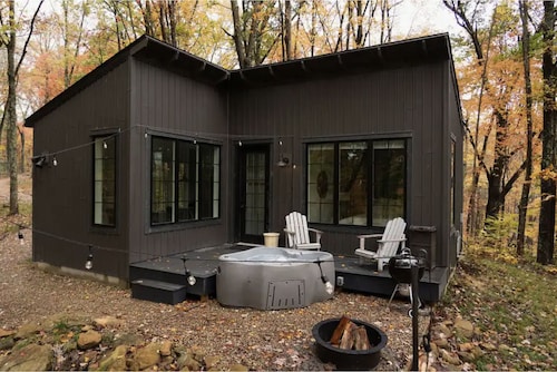 Twilight Point | Hocking Hills, Modern Romance