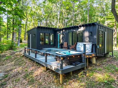 Maren's Hideaway | Hocking Hills, Modern, 40 Acres
