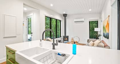 Maren's Hideaway | Hocking Hills, Modern, 40 Acres