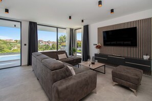 TV