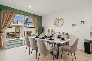 Dining - Coachella Luxe Oasis 6BR Resort Self Check-in (Coachella)