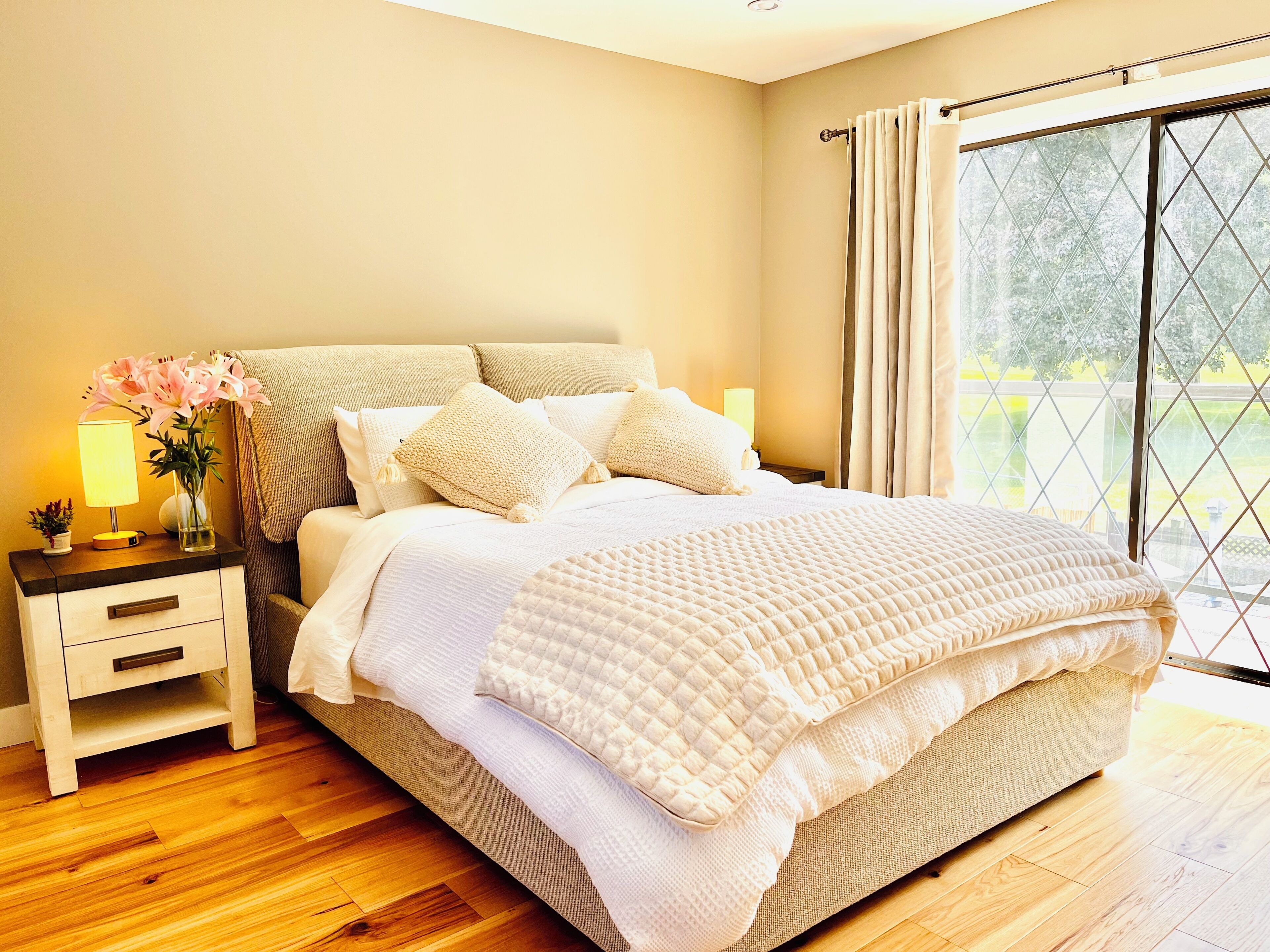 1 slaapkamer, een strijkplank/strijkijzer, wifi, beddengoed