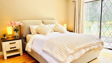 1 slaapkamer, een strijkplank/strijkijzer, wifi, beddengoed