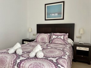 4 bedrooms, in-room safe, iron/ironing board, free WiFi