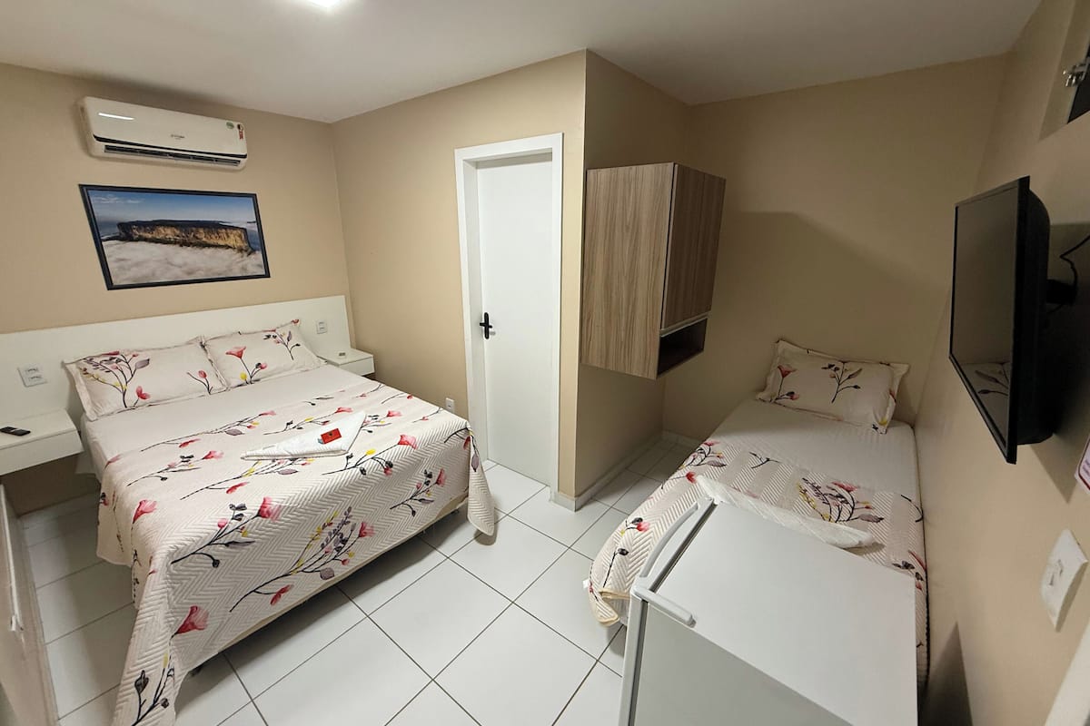 Habitación con 2 camas individuales | Wifi gratis y ropa de cama