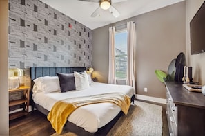 1 bedroom, desk, iron/ironing board, free WiFi
