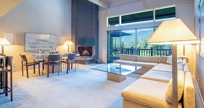 Bigwood B14 - Prime Location + Big Bald Mountain Views!