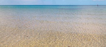 Architectdesigned 1976 summer house near beach