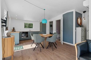 Dining - Holiday home with a fantastic view (Allinge)