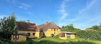 Cozy, older property on Ærø.