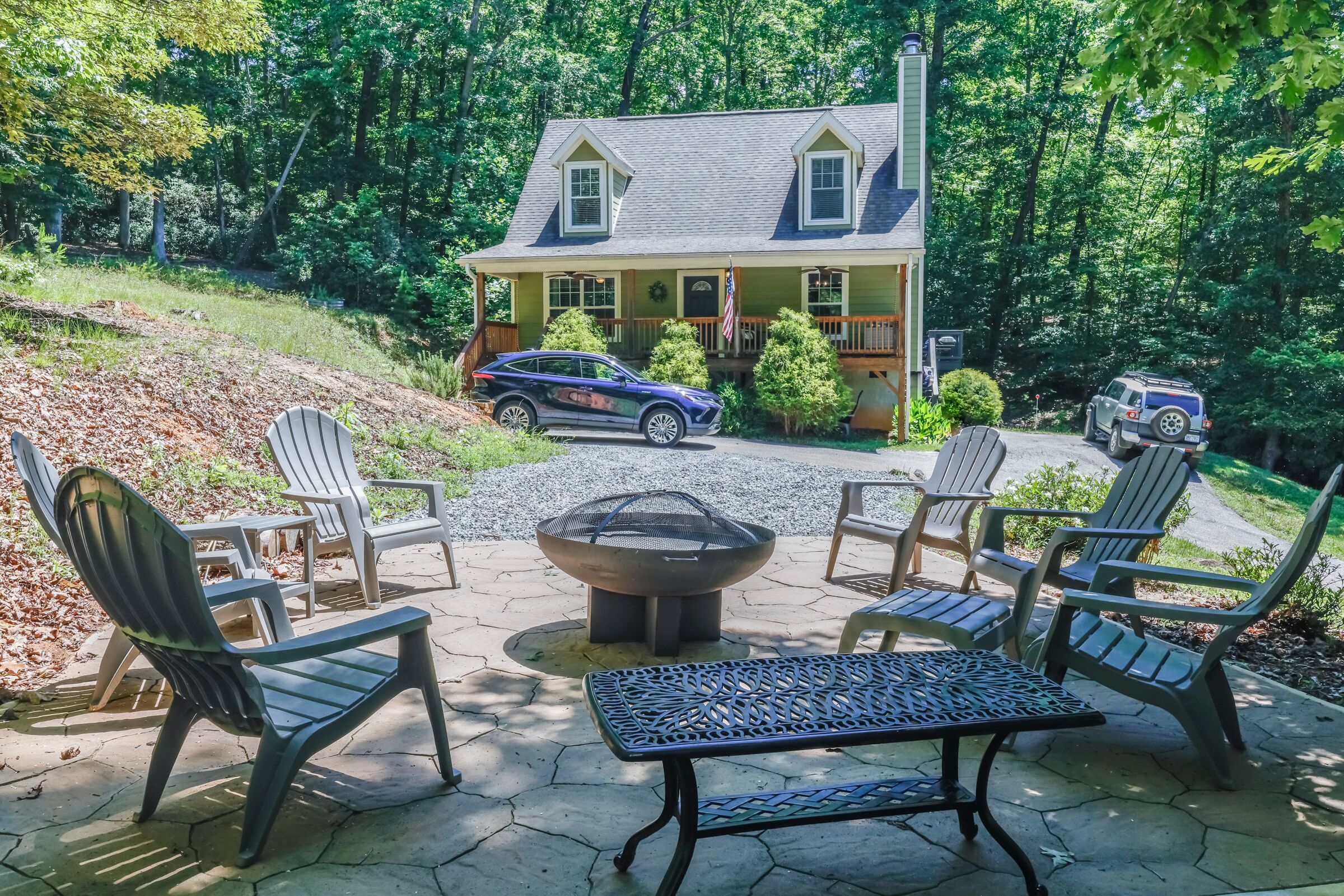 Perch and Pine Cottage sleeps 6, lake access firepit