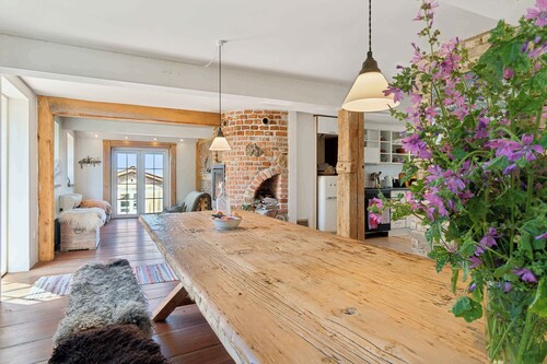 Beautiful house with sea view and fireplace