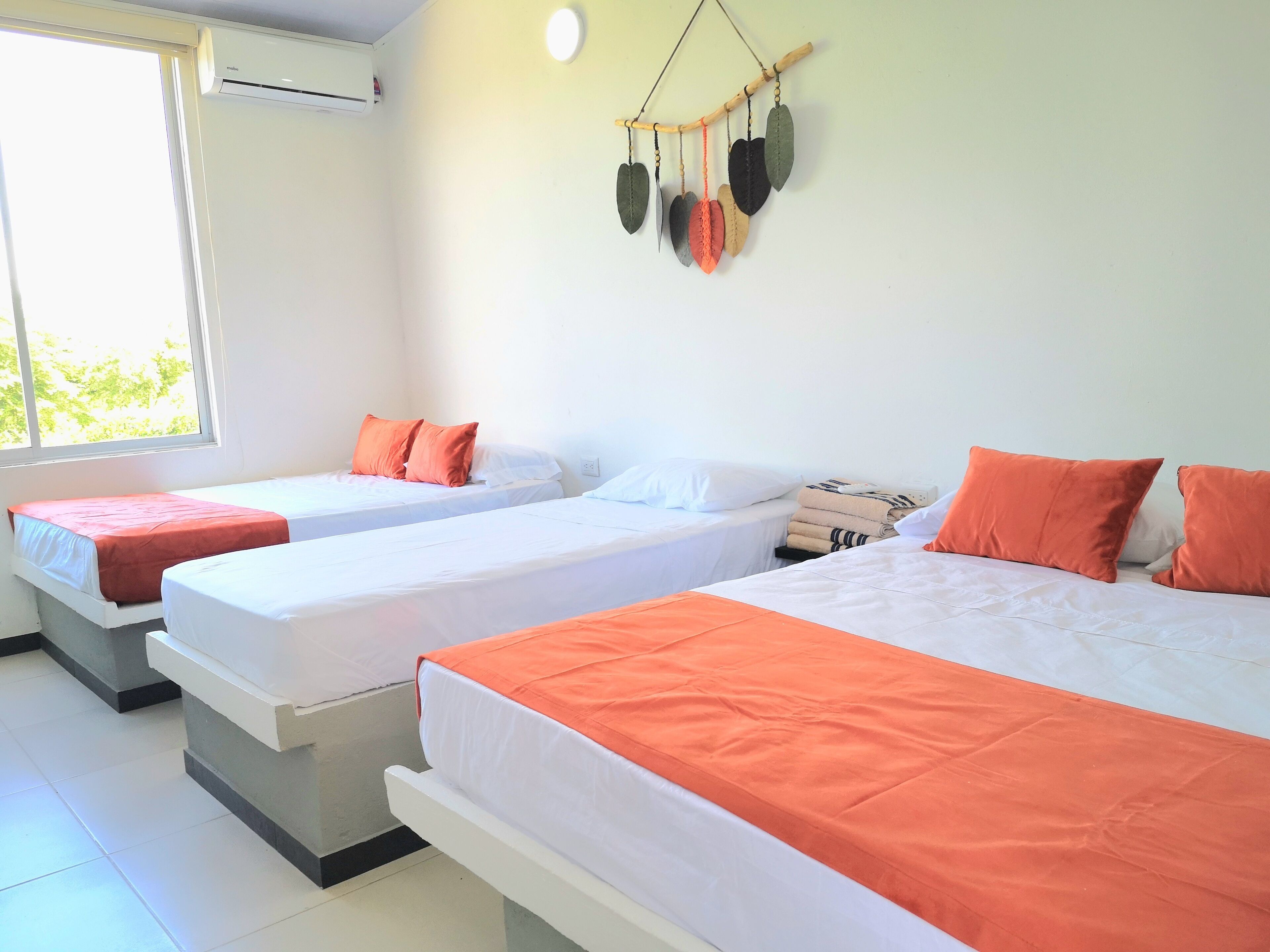 6 chambres, literie de qualité supérieure, rideaux occultants