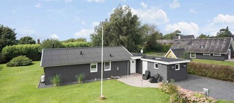 Holiday house close to the beach