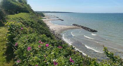 Cottage close to the beach.