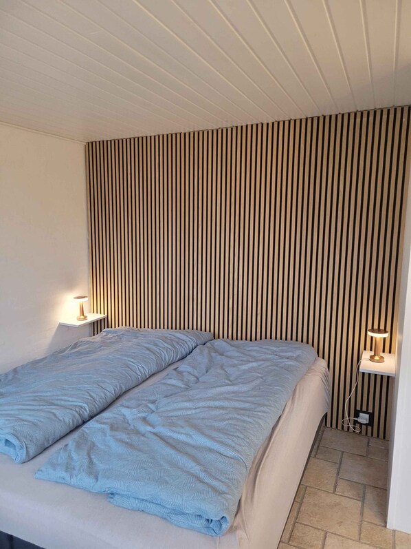 4 bedrooms, iron/ironing board, free WiFi