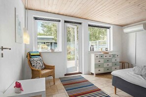 Unclassified image, 2 of 41, button