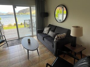 Living area - Beach Front, Lake, Fishing, Canoe, Paddle boards #4 (Oliver)