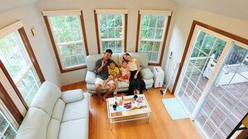 Royal Suite, Multiple Beds | Living area | 40-inch flat-screen TV with digital channels, iPod dock