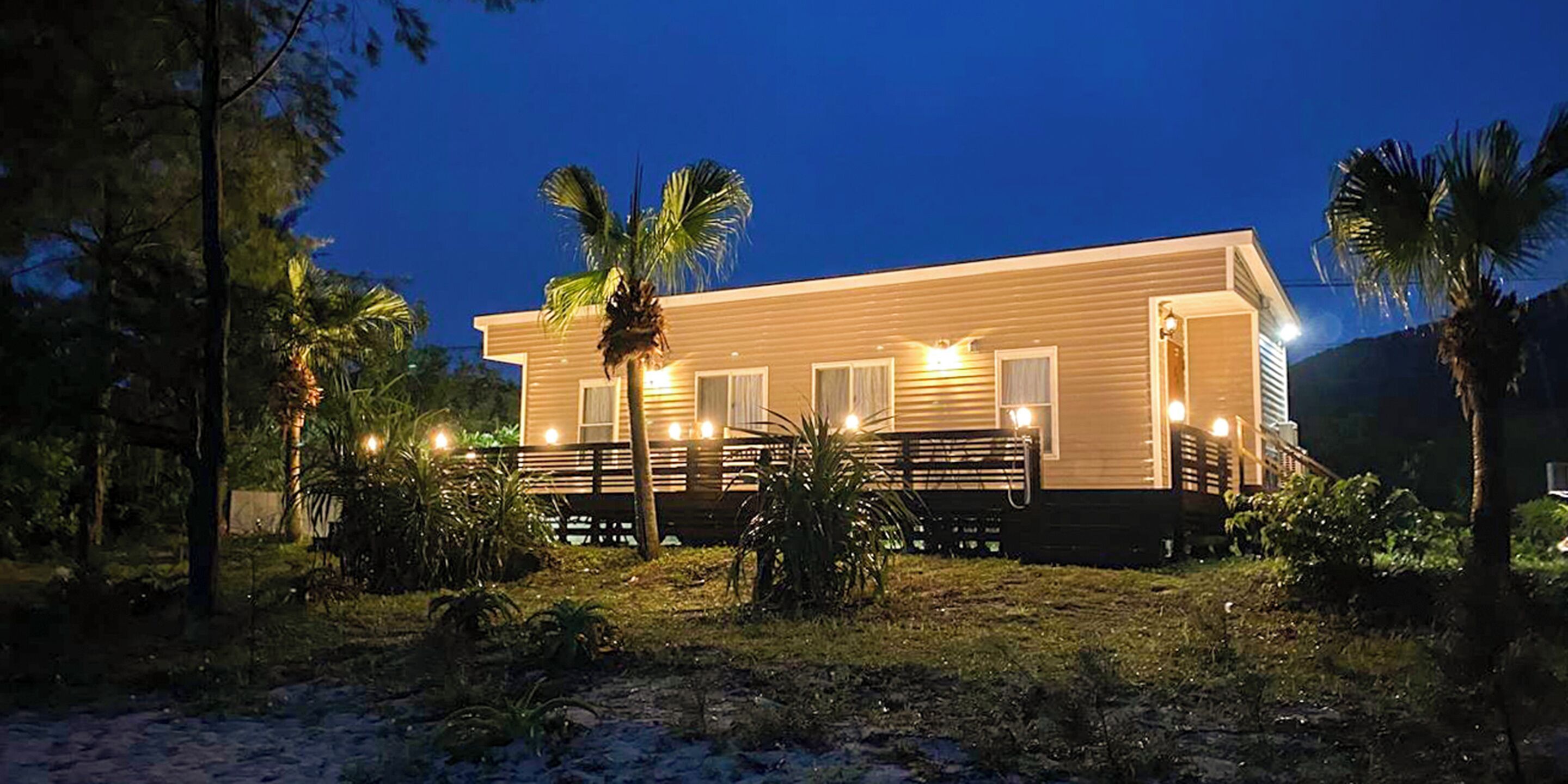 Standard Twin Room, Beach View | Individually decorated, desk, laptop workspace, free WiFi