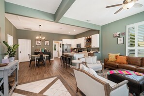 Smart-TV, fotballspill og bøker