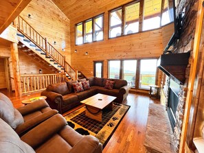 Smart-TV, Kamin, Videospiele, Tischfußball