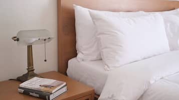 1 bedroom, bed sheets