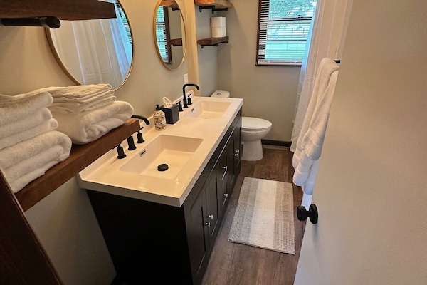 Shower, towels, soap, shampoo
