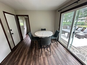 Dining - Cozy on Campus! Keep it simple at this centrally-located place on the KU Campus. (Lawrence)