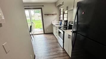 Kylskåp, mikrovågsugn, ugn och spishäll