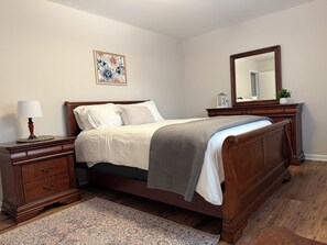 4 chambres, fer et planche à repasser, lit parapluie, Wi-Fi