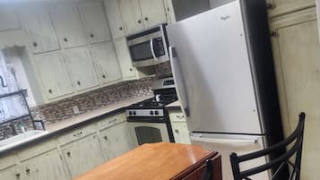 Microwave, oven, stovetop, coffee/tea maker