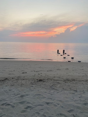 Plage à proximité, chaises longues