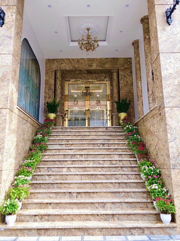 Front of property - Senior Hotel (Can Tho)