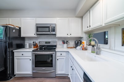 Incredible Marsh Views 2BR/2.5BA Creek Watch Villa! Amenity Cards Available!