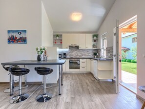 Fridge, microwave, oven, dishwasher